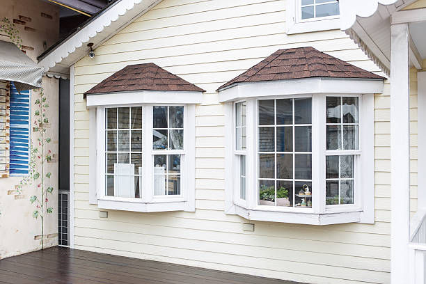 Stylish Bay Windows Island Park, ID